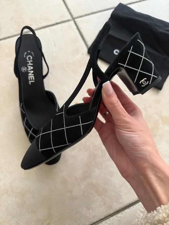 CHANEL Black Quilted Slingback Pumps with Contrast Stitching - Picture 3 of 6